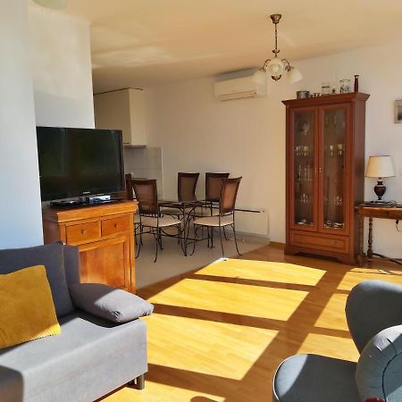 Apartment Lora オミシュ エクステリア 写真