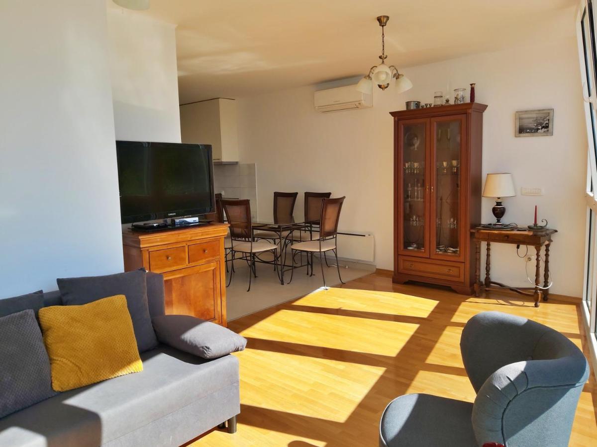 Apartment Lora オミシュ エクステリア 写真